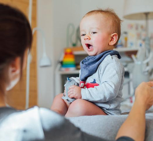 bébé qui ouvre la bouche - Mustela Belgium - 1