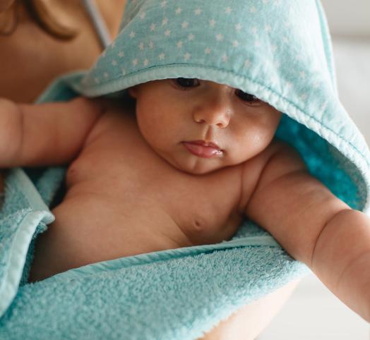 Laver bébé : Les gestes d'hygiène essentiel