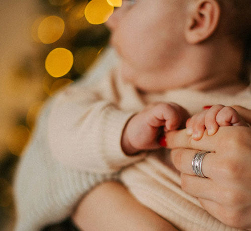 5 clés pour un Nouvel An avec bébé sans charge mentale - Mustela Belgium - 1